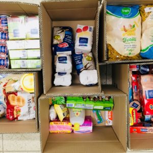 Prodotti alimentari nelle scatole per la Colletta Alimentare 2018