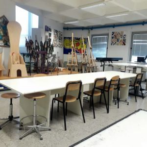 aula liceo artistico vuota